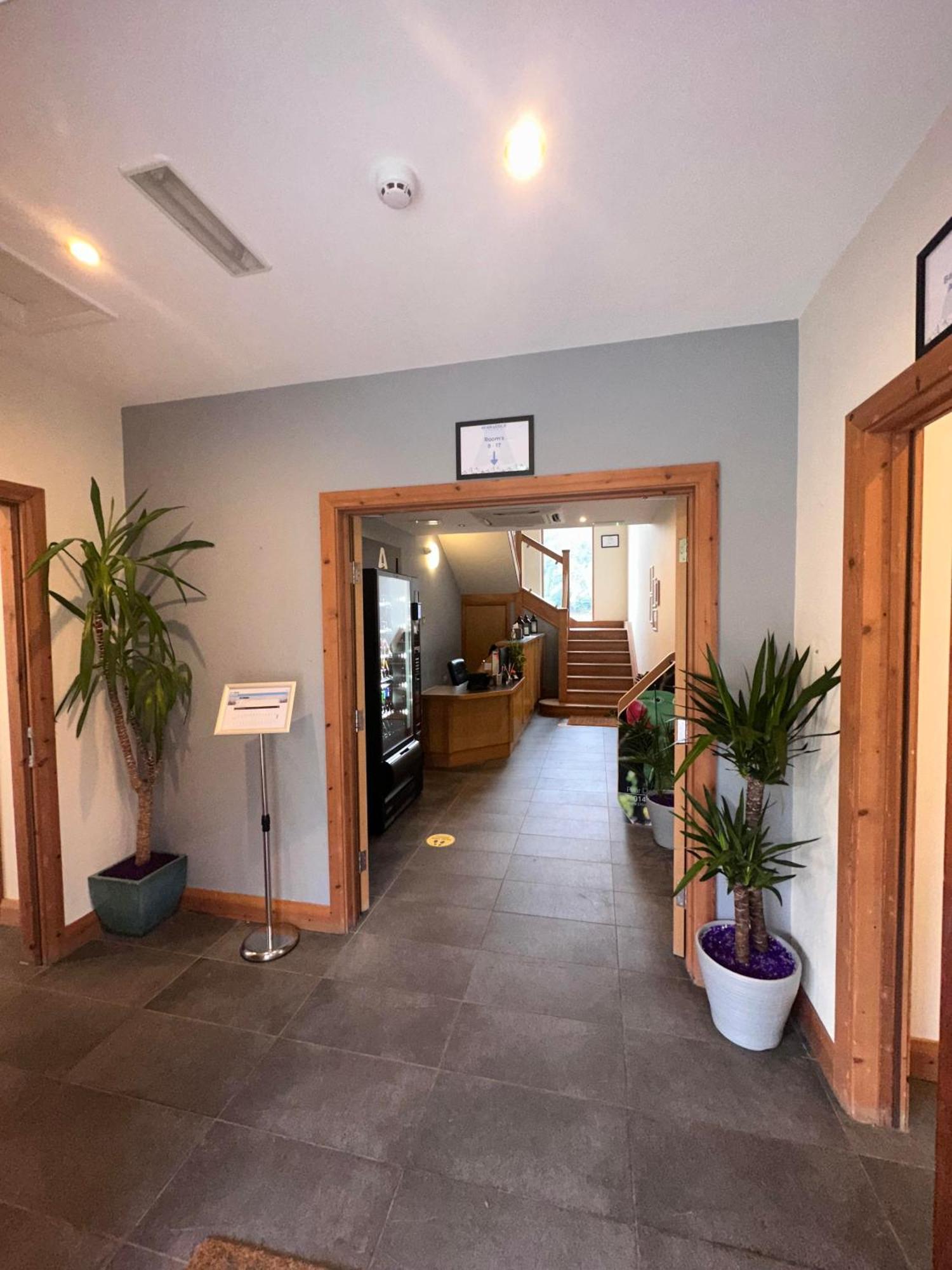 Afan Lodge Port Talbot Extérieur photo